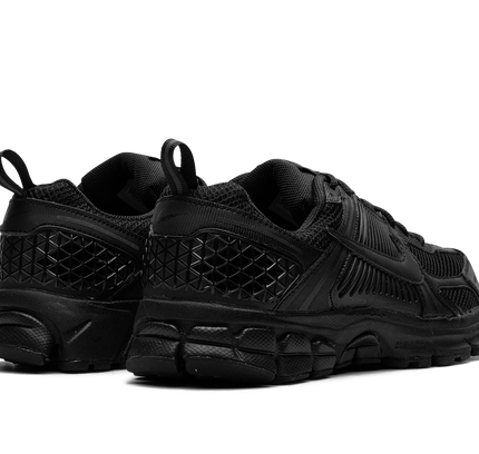 Nike Zoom Vomero 5 GS "Triple Black"