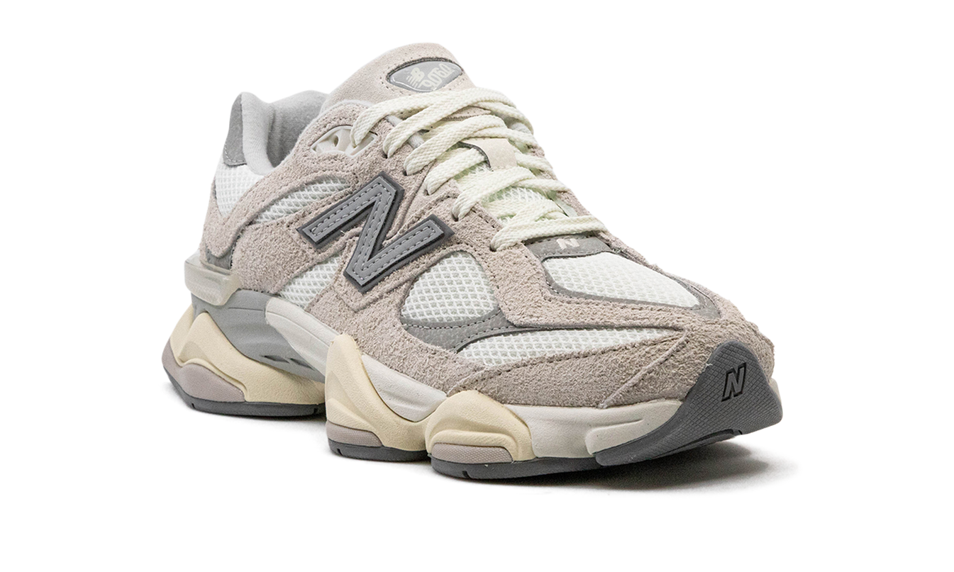 New Balance 9060 "Wildlederpaket - Meersalz"