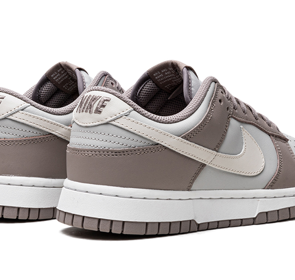 Nike Dunk Low WMNS "Moon Fossil"