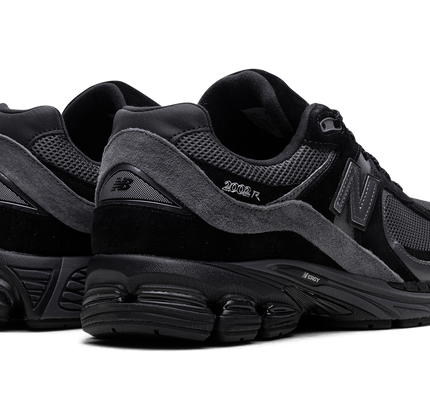 New Balance 2002R "Schwarzer Magnet"