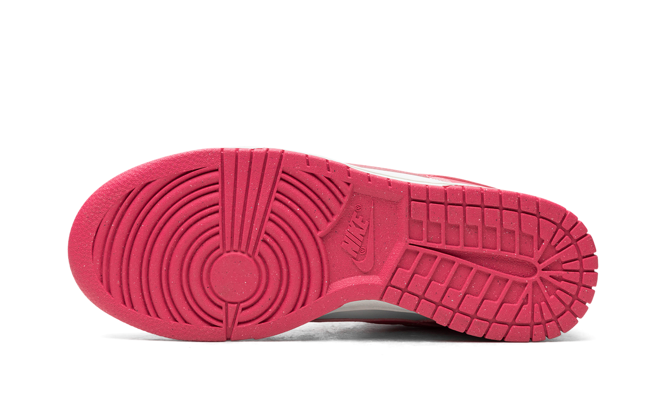 Nike Dunk Low WMNS "Archeo Pink"