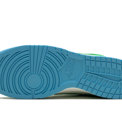 Nike Dunk Low "Green Shock"