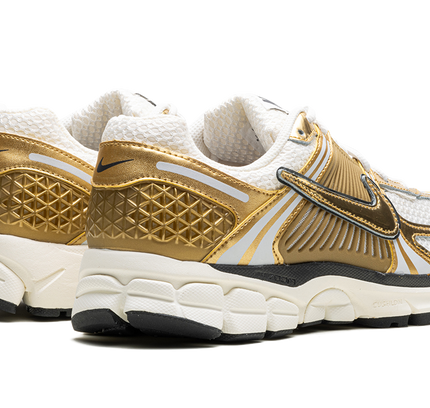 Nike Zoom Vomero 5 WMNS "Metallic Gold"