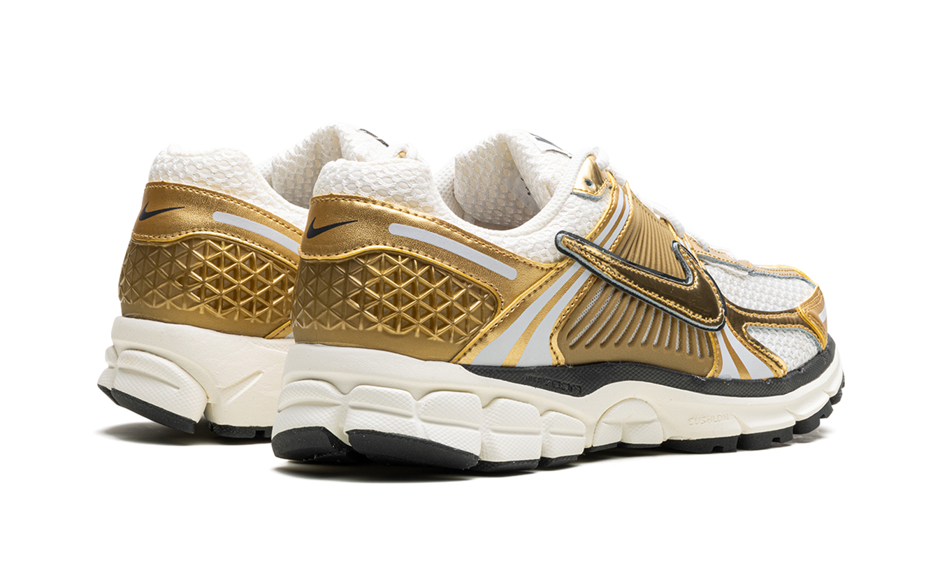 Nike Zoom Vomero 5 WMNS "Metallic Gold"