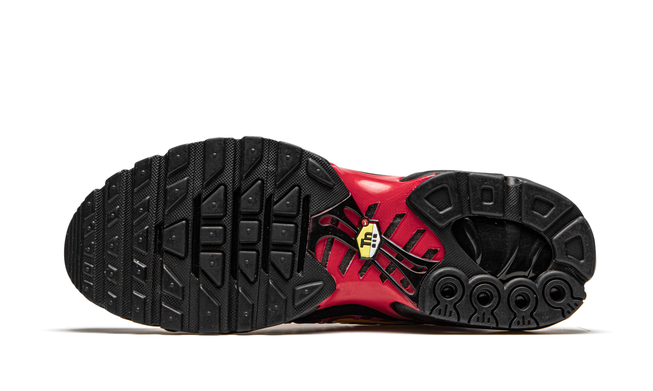 Nike Air Max Plus TN "Supreme - Black / Red"