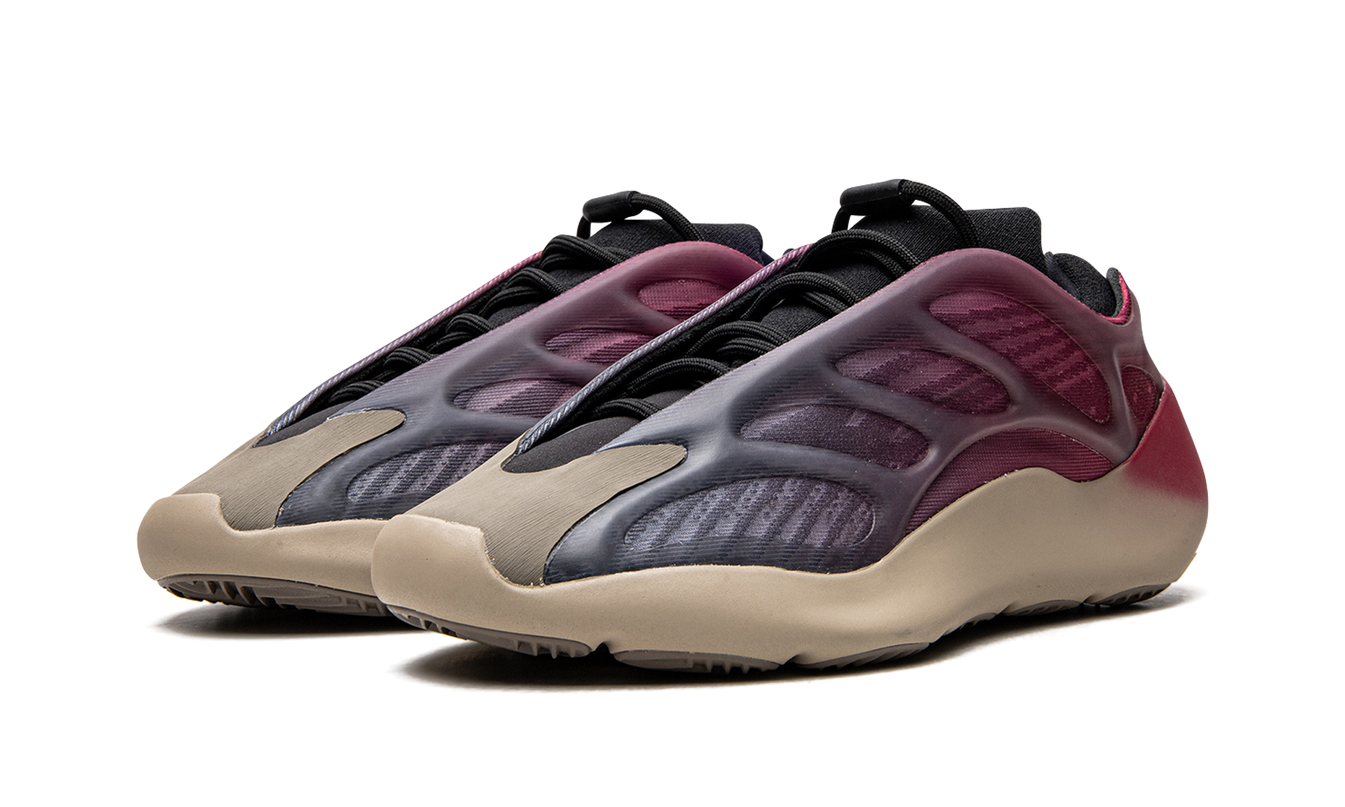 Yeezy 700 V3 „Fade Carbon“