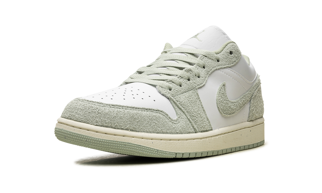 Air Jordan 1 Low SE "Seafoam"