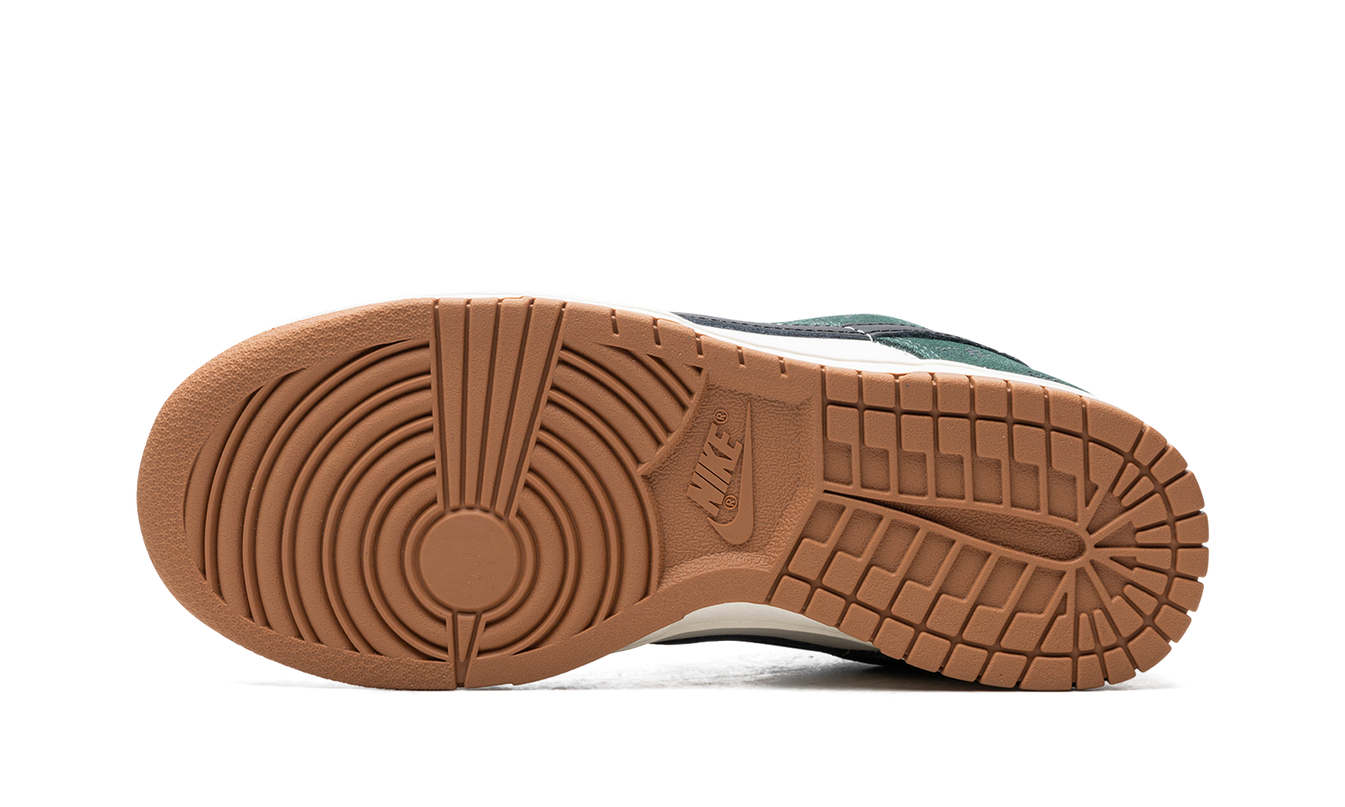 Nike Dunk Low WMNS "Green Snake"