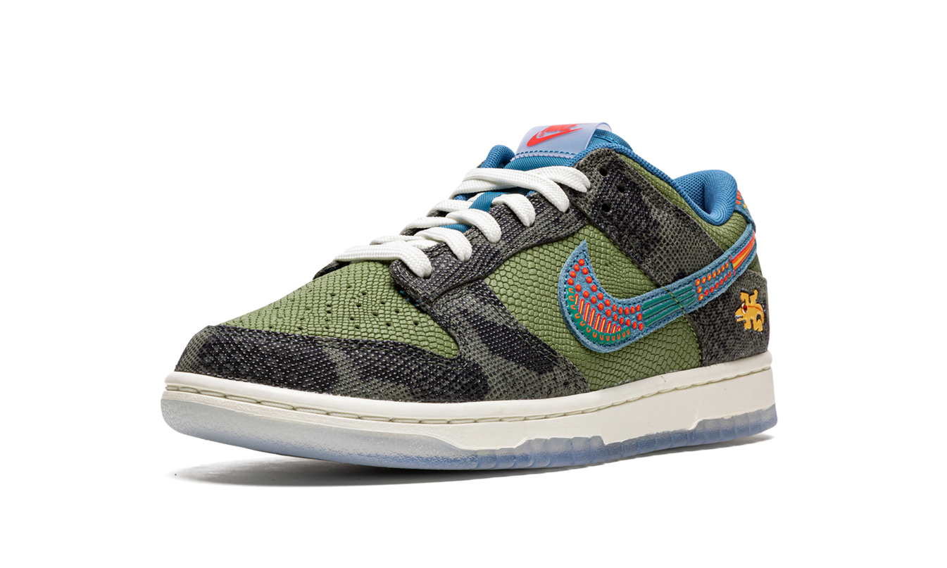 Nike Dunk Low "SiEMPRE Familia"